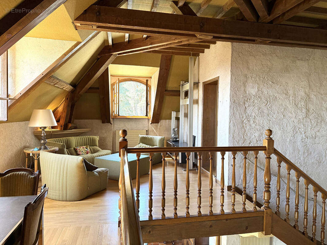 Maison à SAINT-GENES-CHAMPANELLE