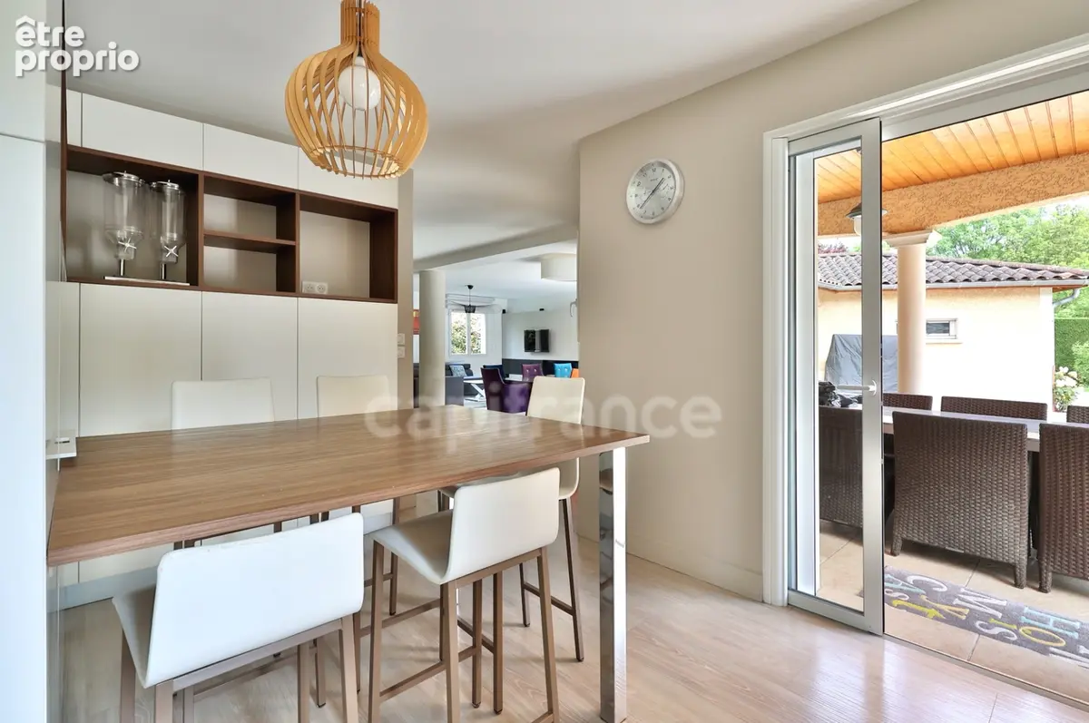 Maison à vendre 6 pièces TASSIN LA DEMI LUNE (69) Bourg - photo 8