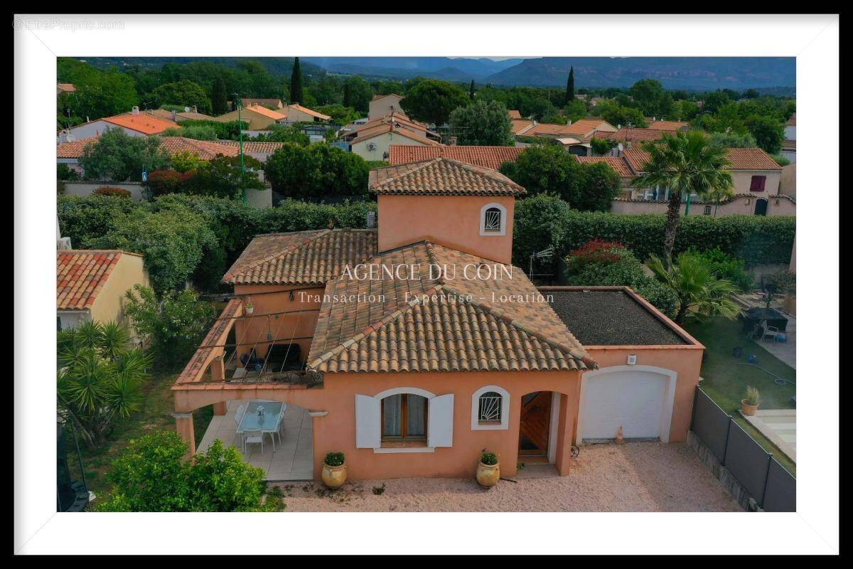 Maison à LE MUY