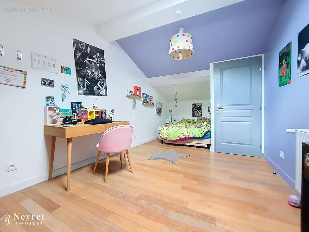Maison de ville 170m2 environ- 3 chambres+ 1 bureau- Garage- Jardin 150m2 environ - photo 8