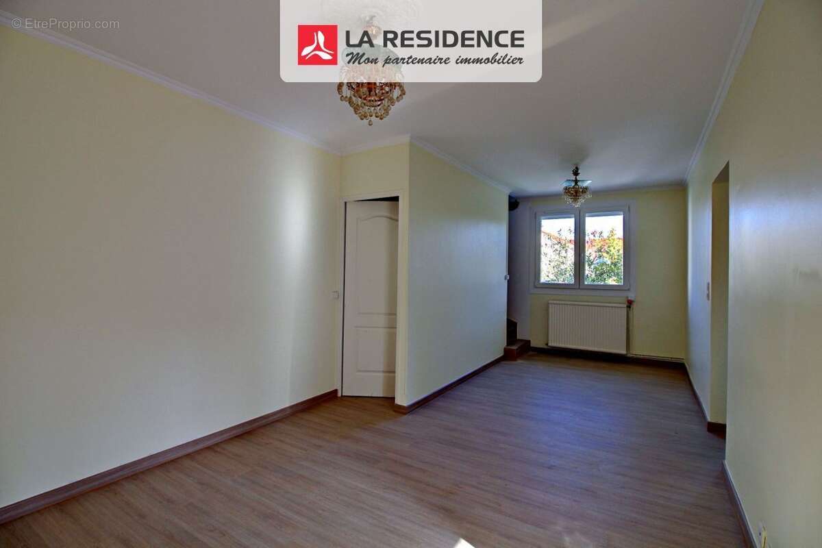 Maison à LES MUREAUX