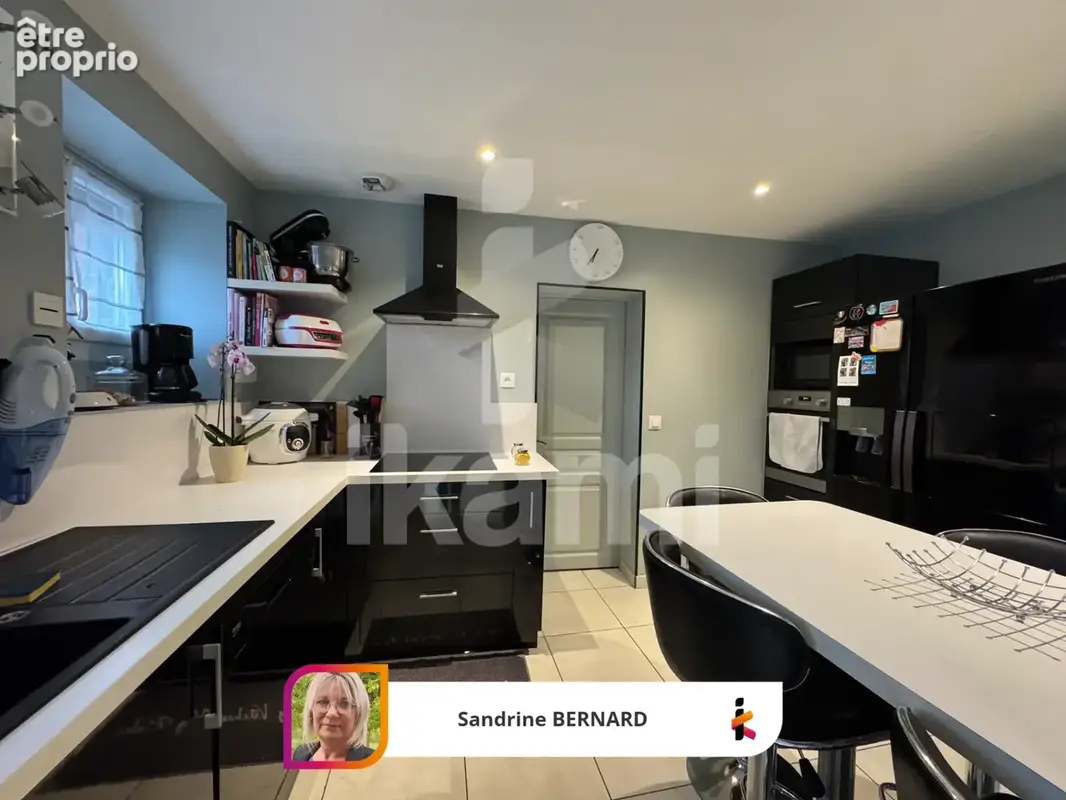 Maison rénovée de 124 m2 avec toit terrasse   Centre de Chabris - photo 4
