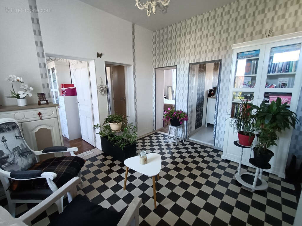 Maison à SAINT-POURCAIN-SUR-SIOULE