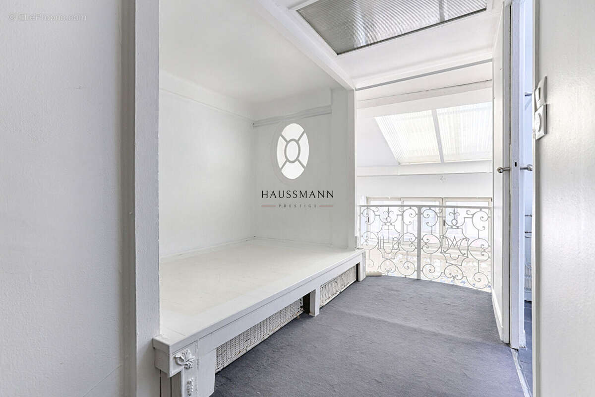 Appartement à PARIS-8E
