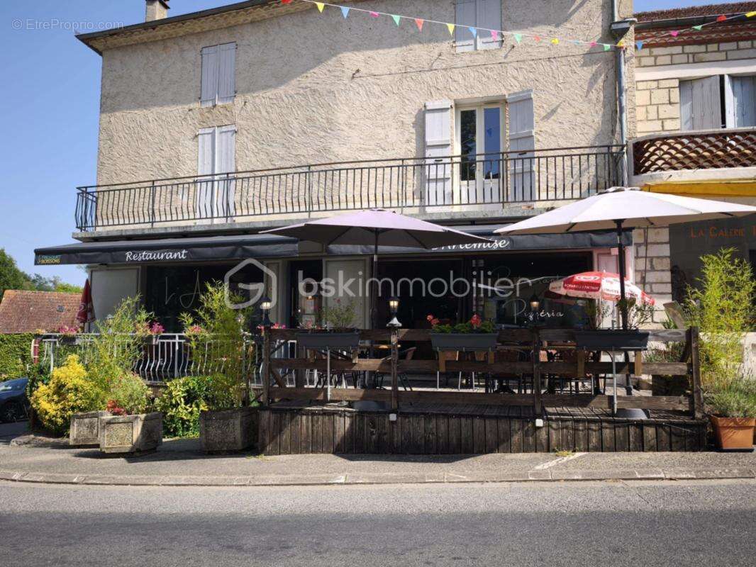 Commerce à SALVIAC