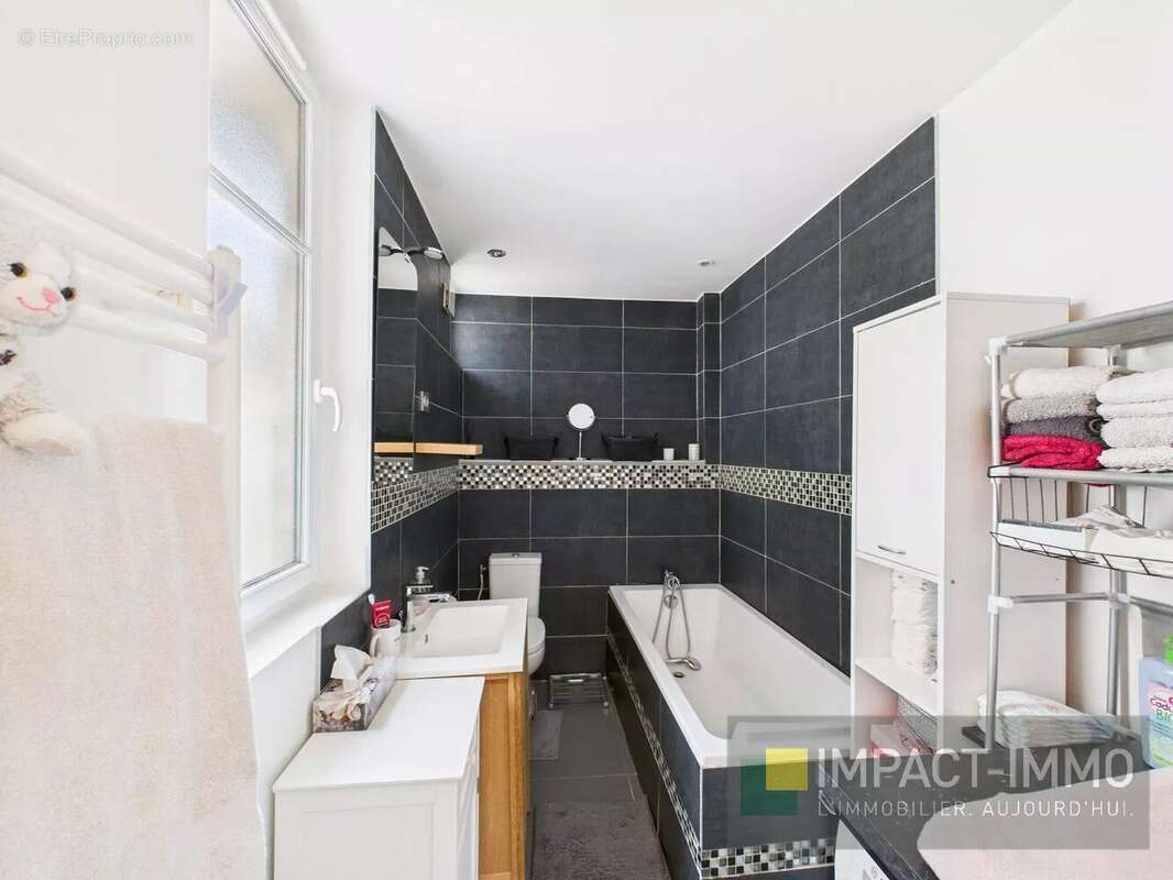 Appartement à COURBEVOIE