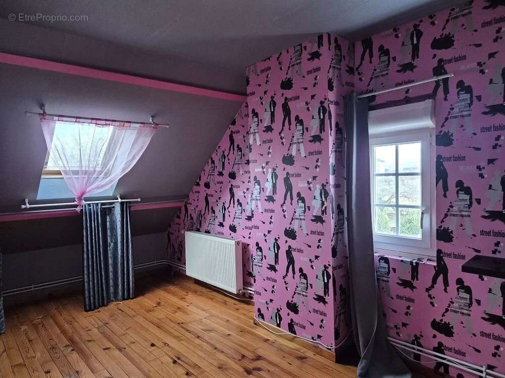 Maison à BEAUNE-LA-ROLANDE