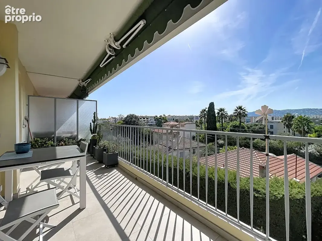 Plage en 5 min à pied - 3p - Rénové avec terrasse, garage et cave - étage - ascenseur - photo 1