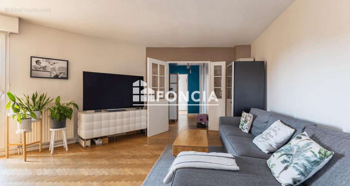 Appartement à LEVALLOIS-PERRET
