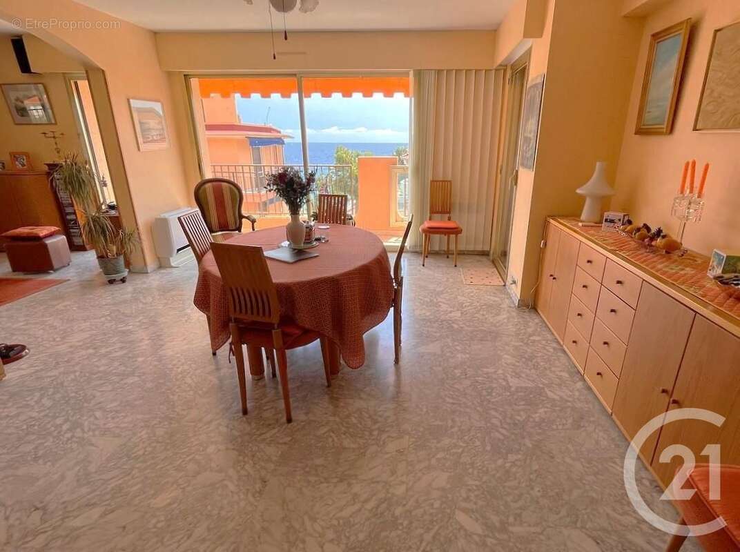 Appartement à ROQUEBRUNE-CAP-MARTIN