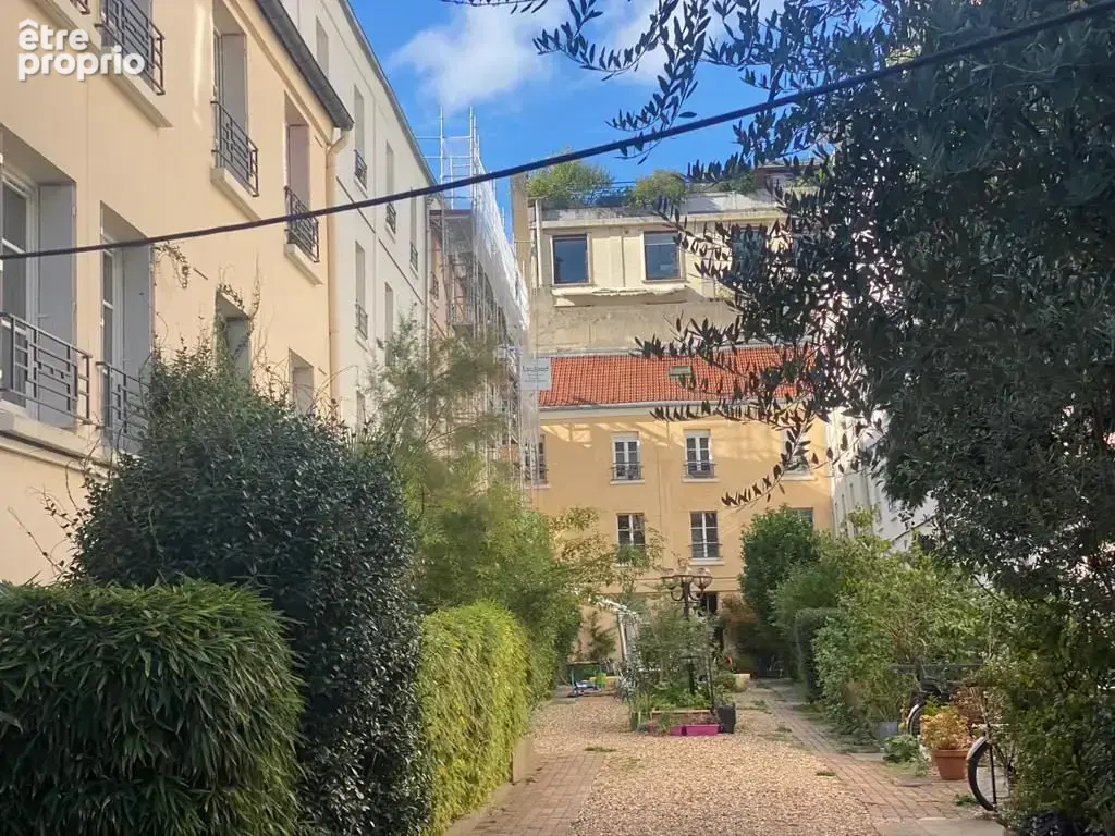 Appartement à PARIS-10E