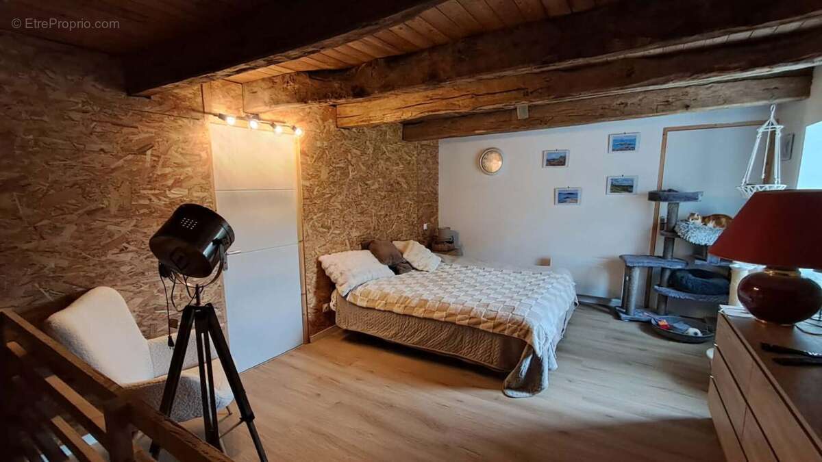 Maison à COMBOURG