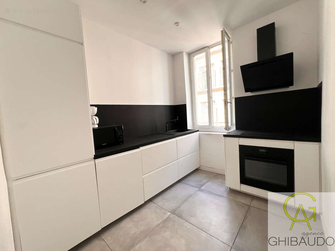 Appartement à MARSEILLE-6E