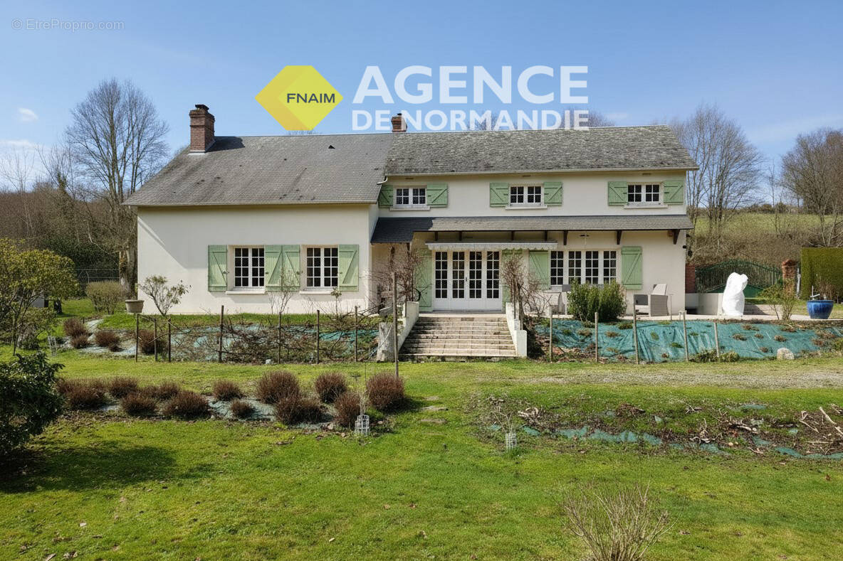 Maison à LA FERTE-FRENEL