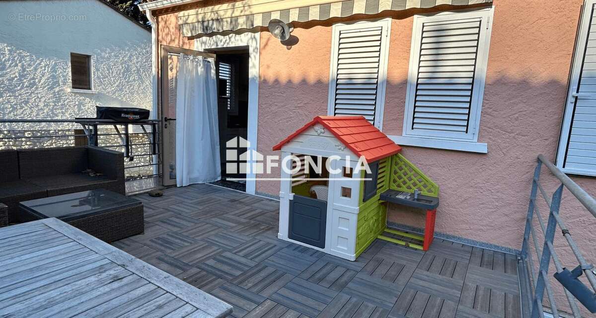 Maison à COULOUNIEIX-CHAMIERS