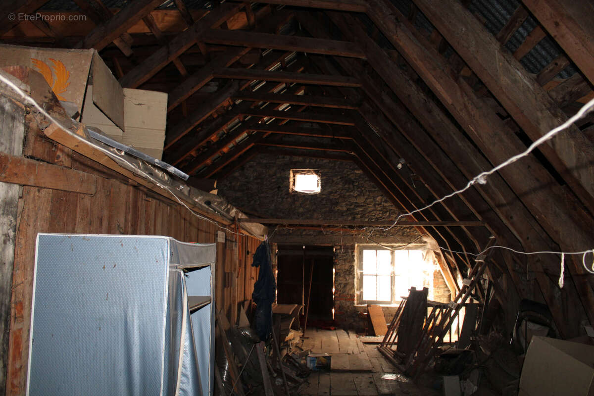 Maison à CONDAT