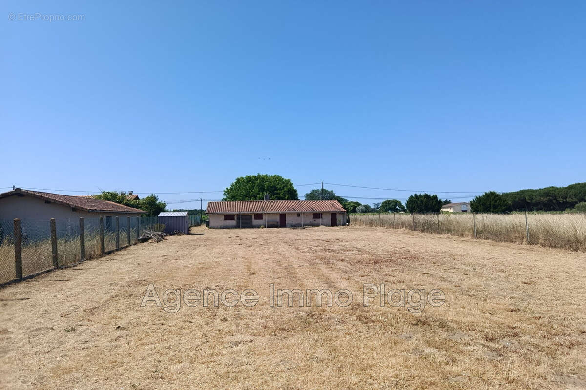 Maison à JAU-DIGNAC-ET-LOIRAC