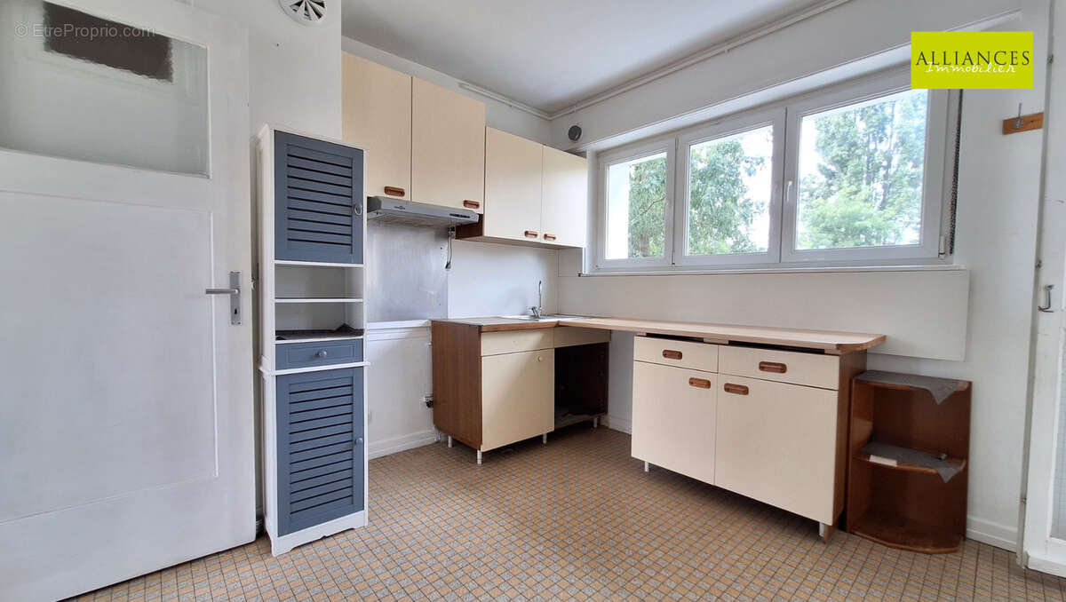 Appartement 4 pièces de 77.77 m2 avec loggia, ascenseur et cave - photo 10