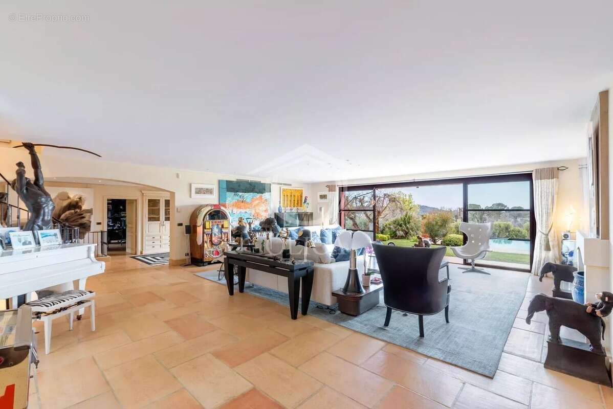 Maison à MOUGINS