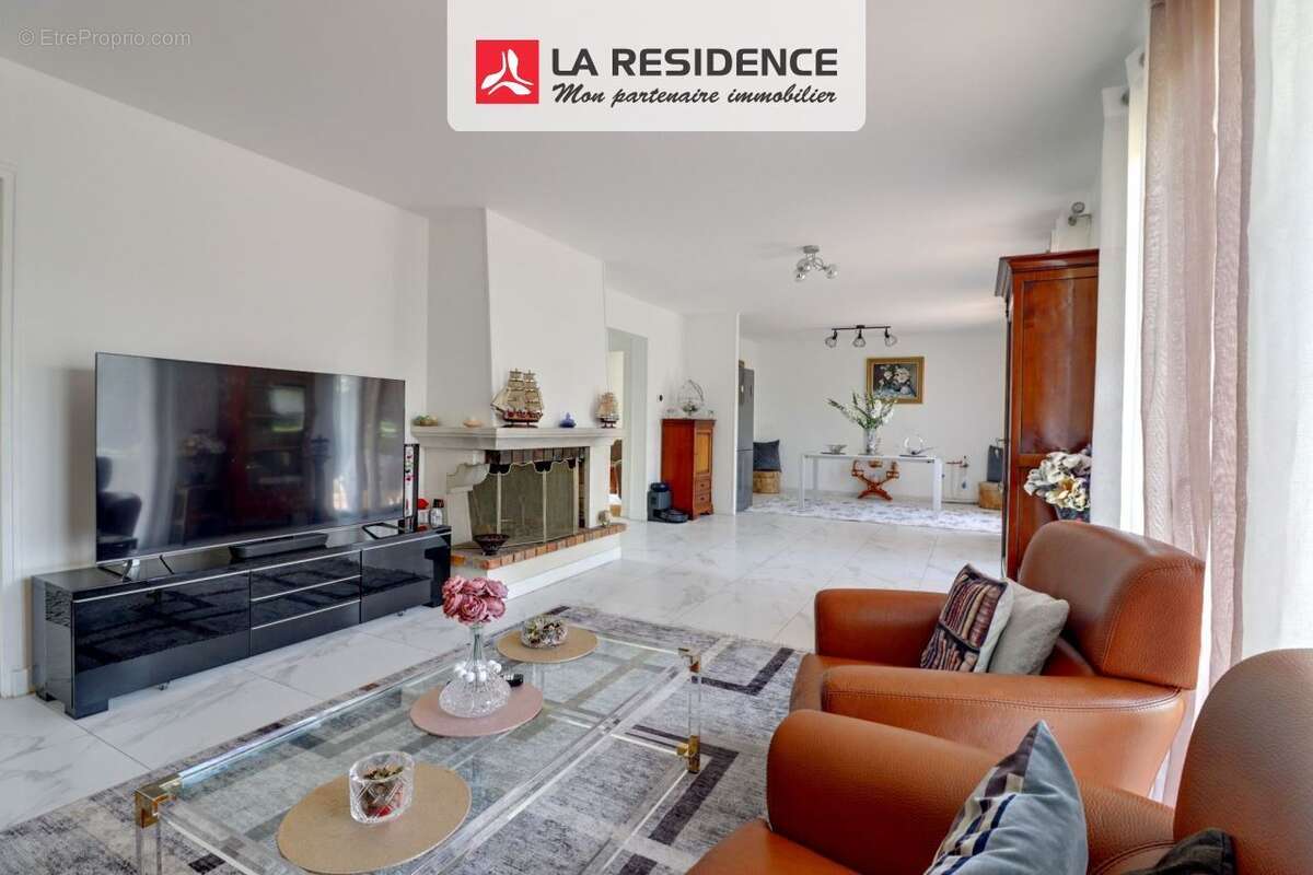 Maison 166 m² à Aulnay-Sur-Mauldre  - photo 4