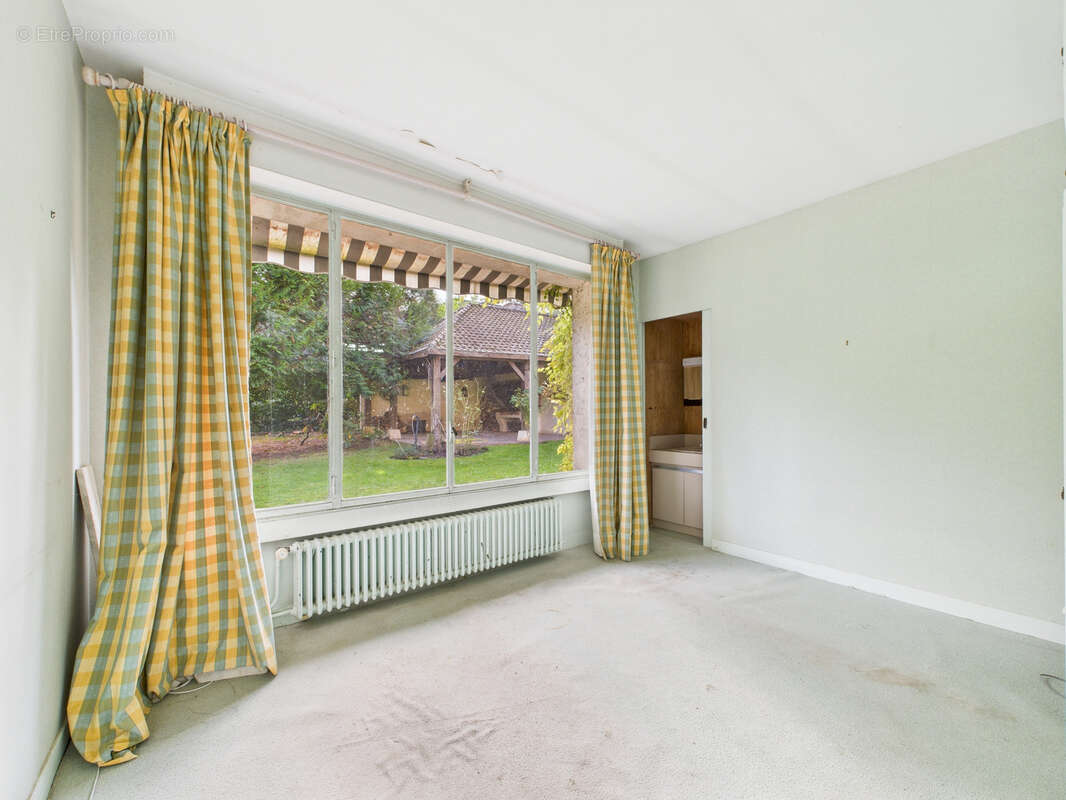 Maison à LA CELLE-SAINT-CLOUD