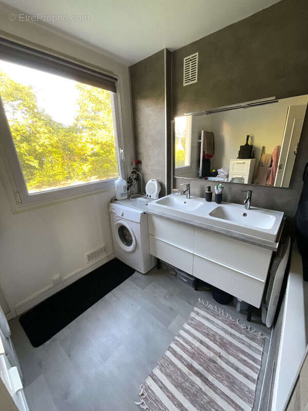 Appartement à MAURECOURT