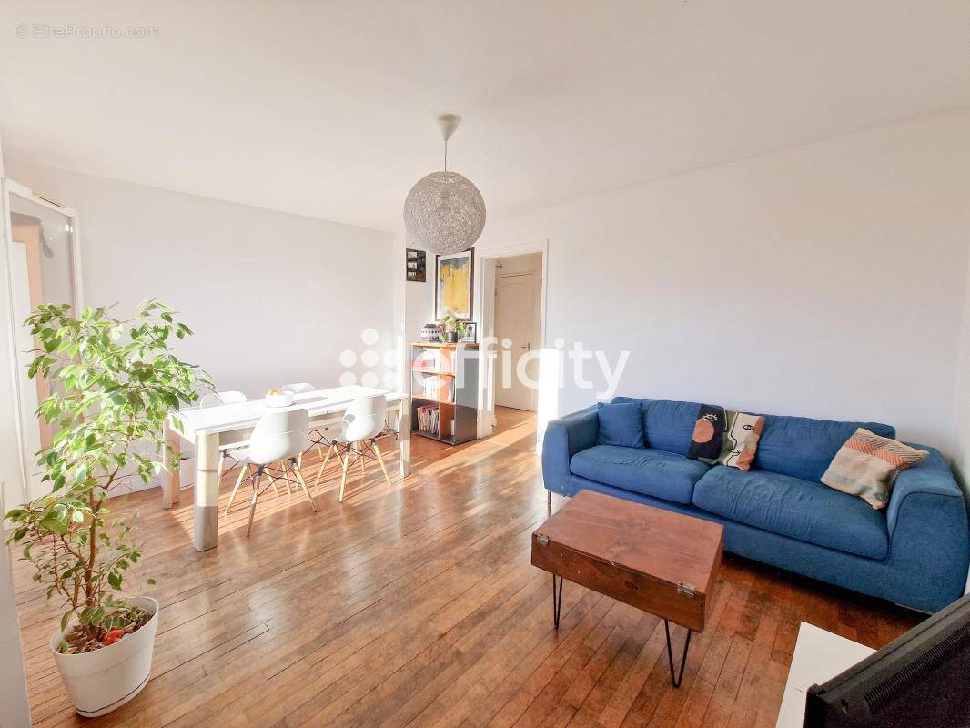 Appartement à VITRY-SUR-SEINE