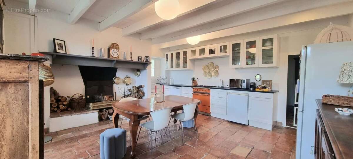 Maison à CASTELNAU-MONTRATIER