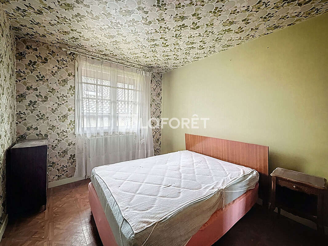 Maison à SAINT-JULIEN-SUR-REYSSOUZE