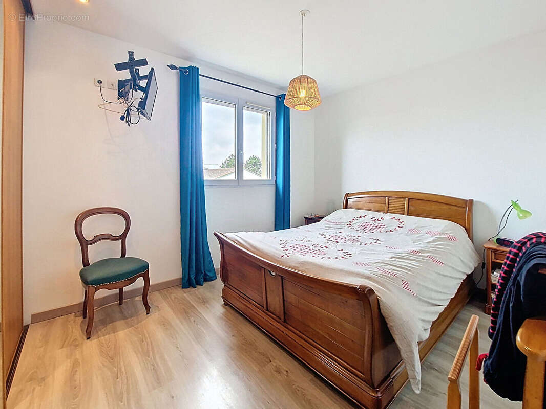 Maison à BOISSET-LES-MONTROND