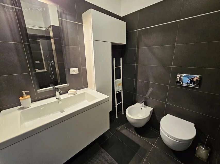 Appartement à ROQUEBRUNE-CAP-MARTIN