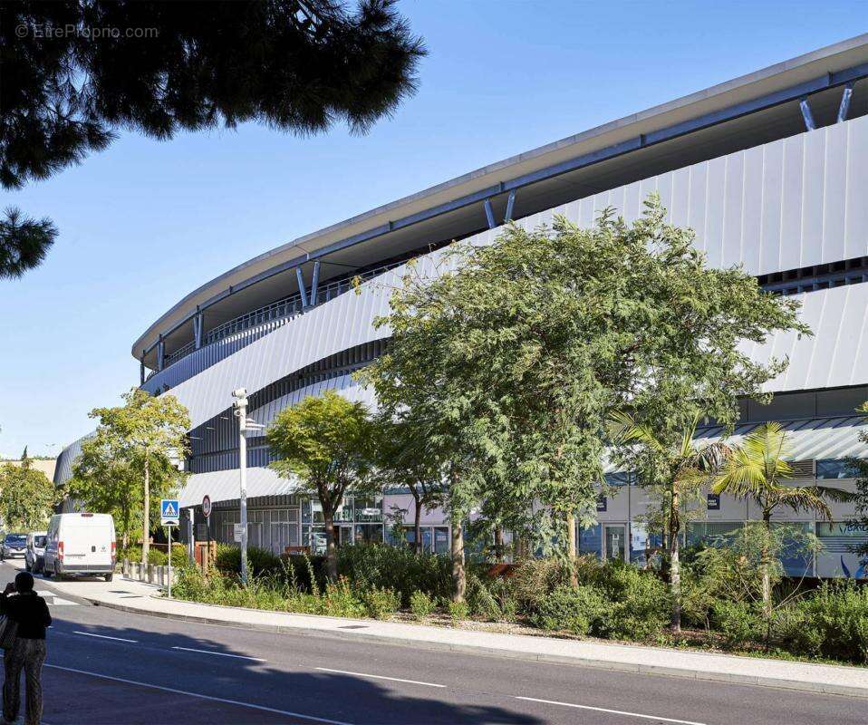 Commerce à SAINT-LAURENT-DU-VAR