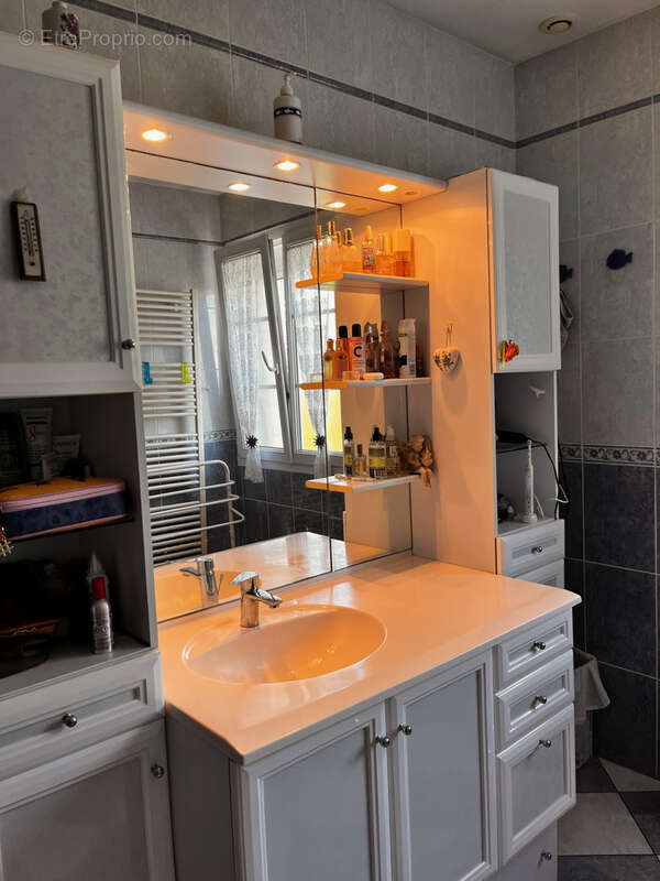 Maison à VARS-SUR-ROSEIX