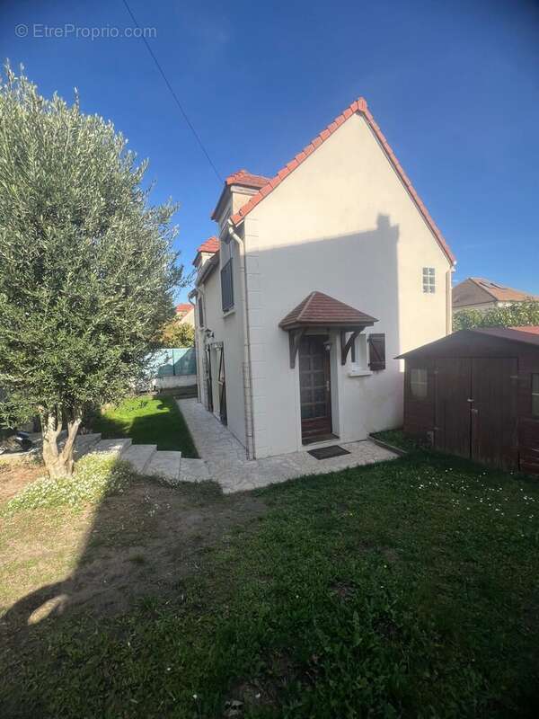 Maison à SARTROUVILLE