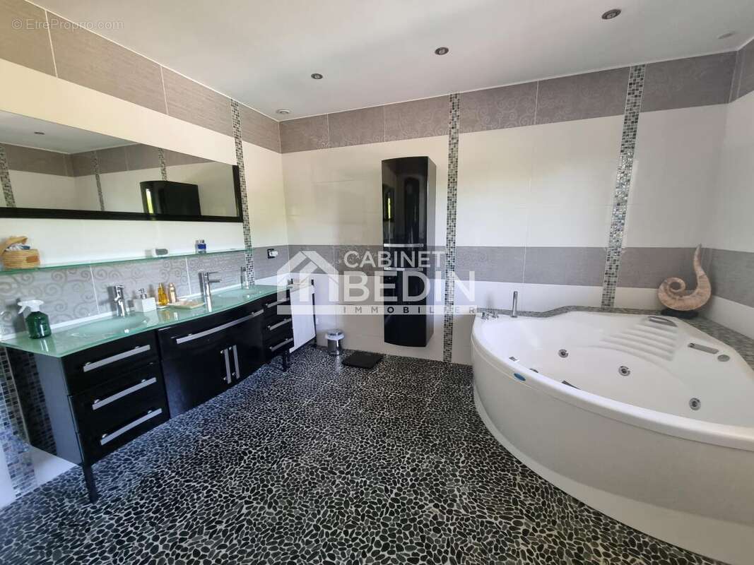 Maison à SAINT-SELVE