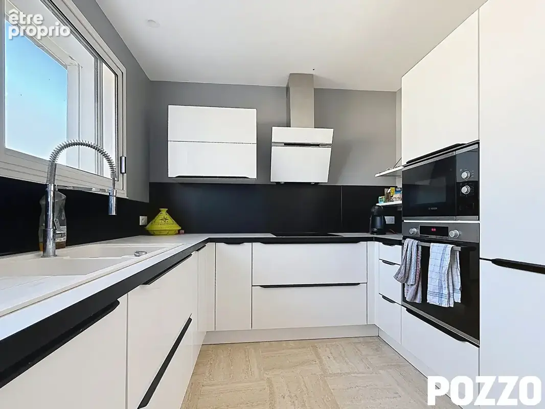 A Vendre - Pontorson - Maison sur sous-sol  6 pièce(s) 100 m² - photo 5