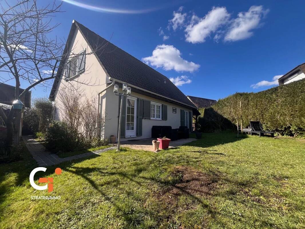 Maison à SAINT-ETIENNE-DU-ROUVRAY