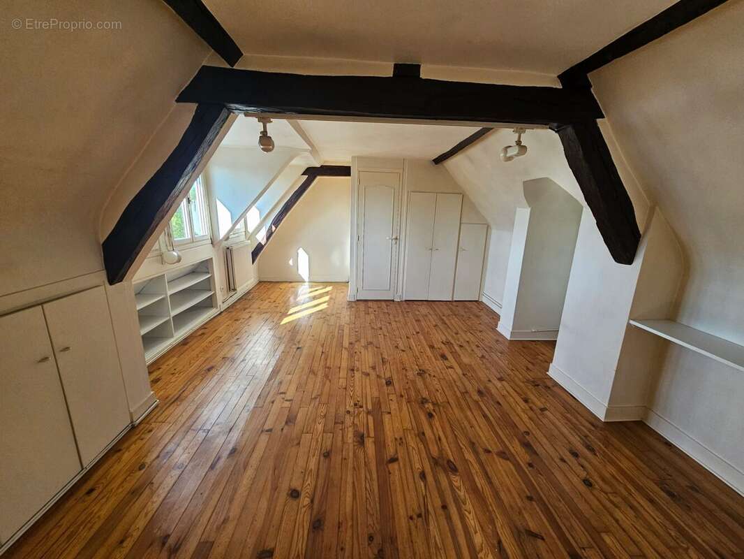 Appartement à SAINT-CYR-SUR-LOIRE