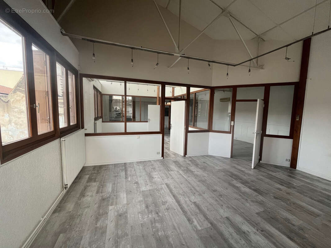 Autre à VILLEFRANCHE-SUR-SAONE