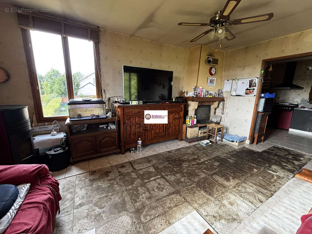 Maison à SAINTE-GAUBURGE-SAINTE-COLOMBE