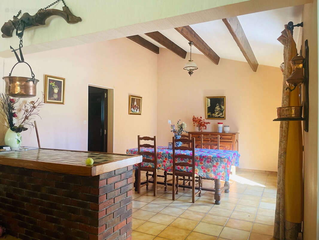 Maison à COMMEQUIERS