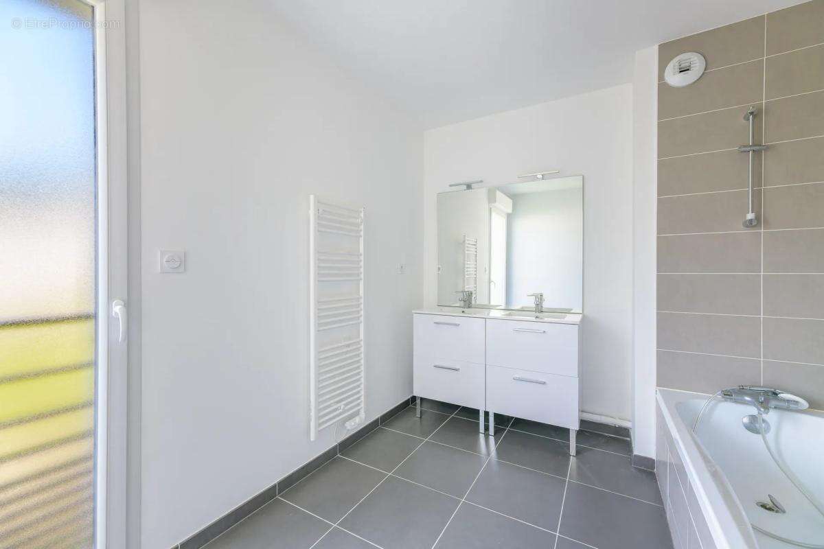 Appartement à CHAMBRAY-LES-TOURS