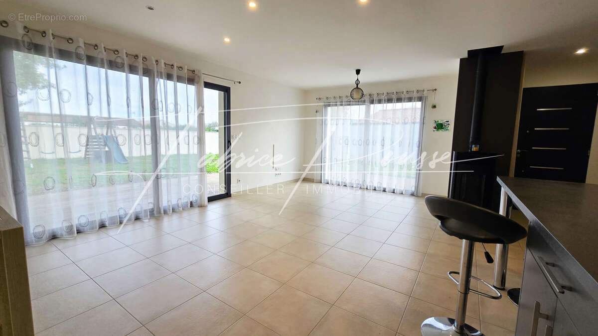 Maison à TONNAY-CHARENTE