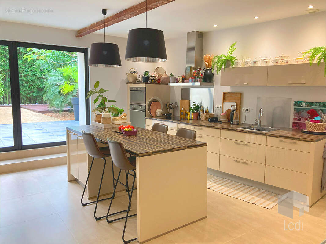 MONTELIMAR, maison de ville 350 m2 avec piscine - photo 7