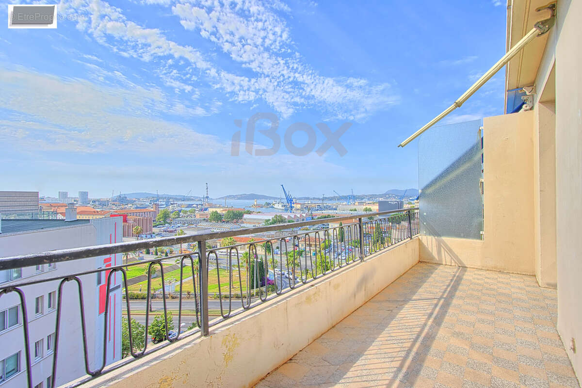 TOULON, centre-ville, T3 vue mer avec terrasse et cave - photo 2