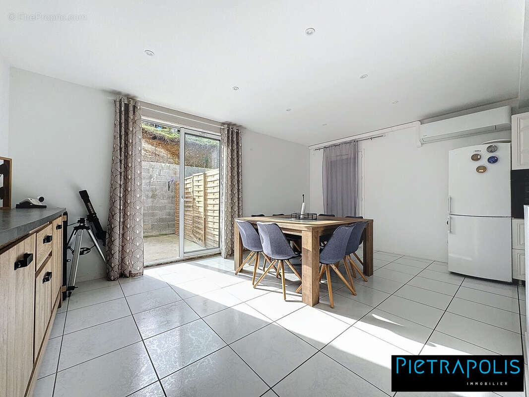 Maison à PONT-EVEQUE