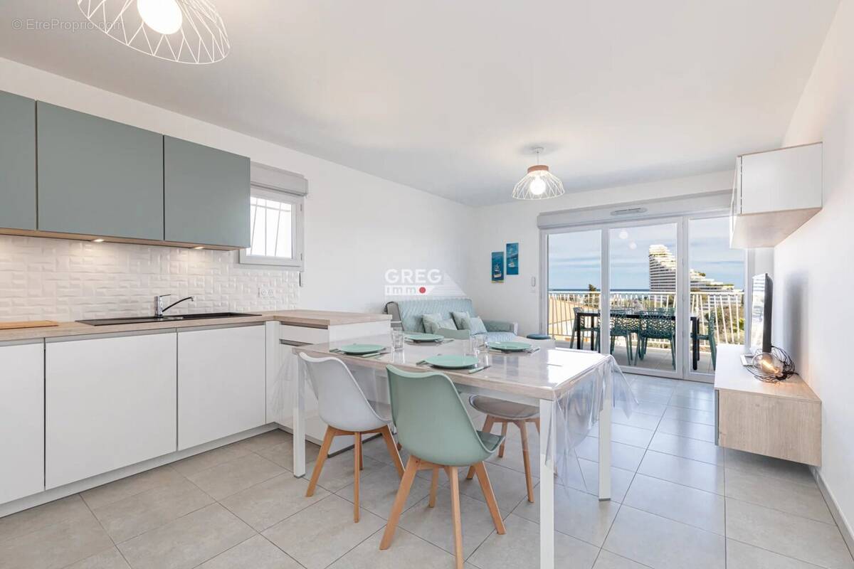 Appartement à VILLENEUVE-LOUBET