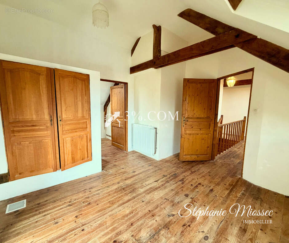 Maison à SAINT-VRAN