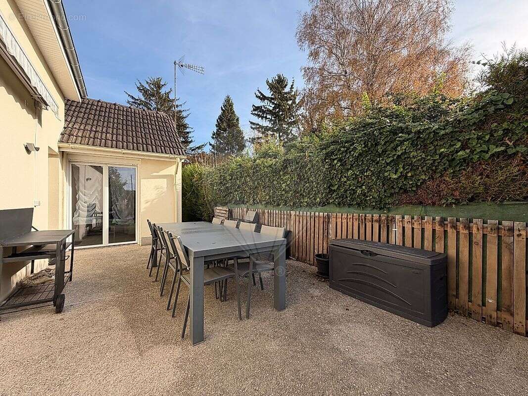 Maison à SAINT-JULIEN-LES-VILLAS