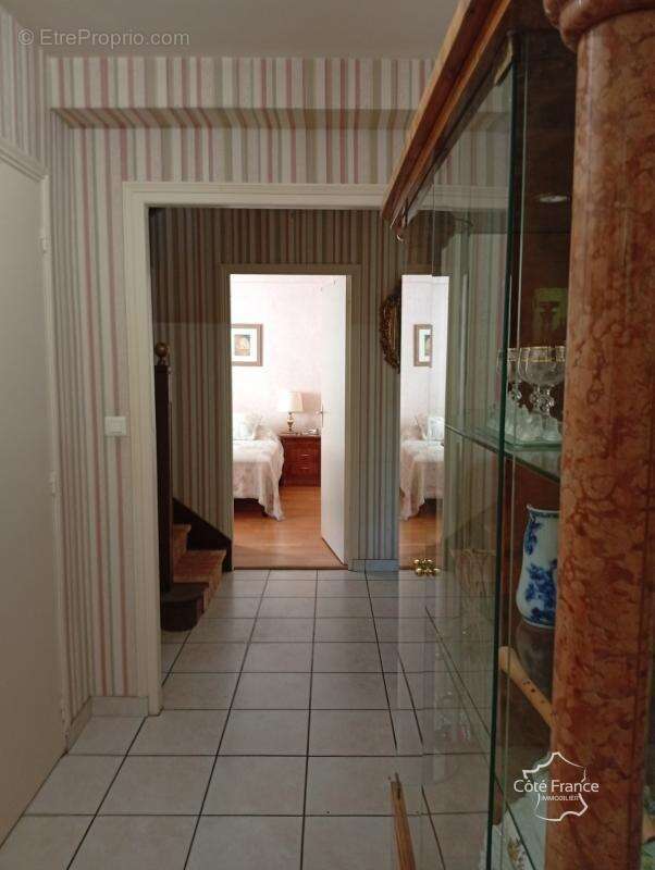 Maison à LA ROCHE-CANILLAC